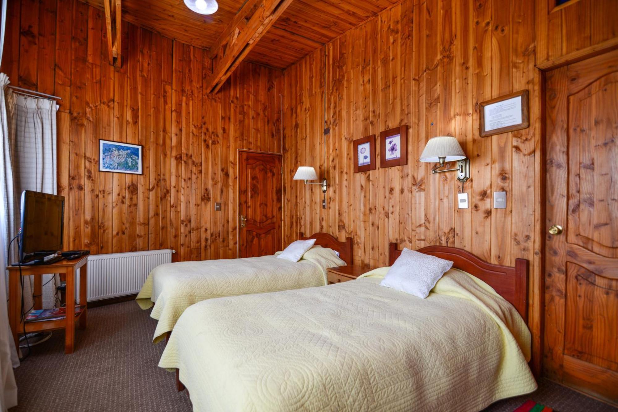 Hotel Los Maitenes Pucon Exterior photo
